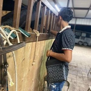 Meet your Posher, Aj